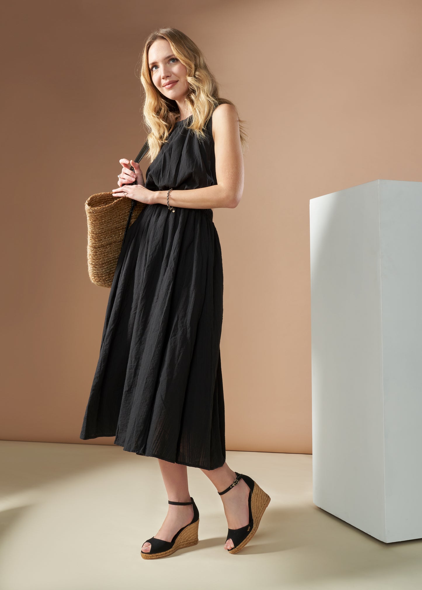 Aiguafreda Black Canvas Ankle Strap Woman Open Toe Espadrille Wedges Outfit