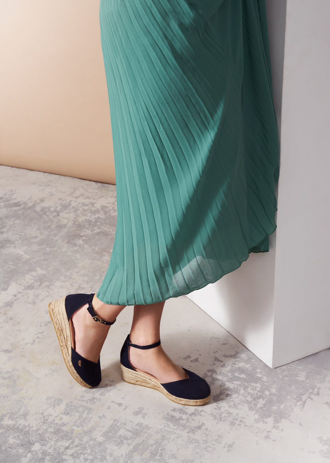 Formiga Ash Grey Canvas Ankle Strap Women Espadrille Wedges Legs