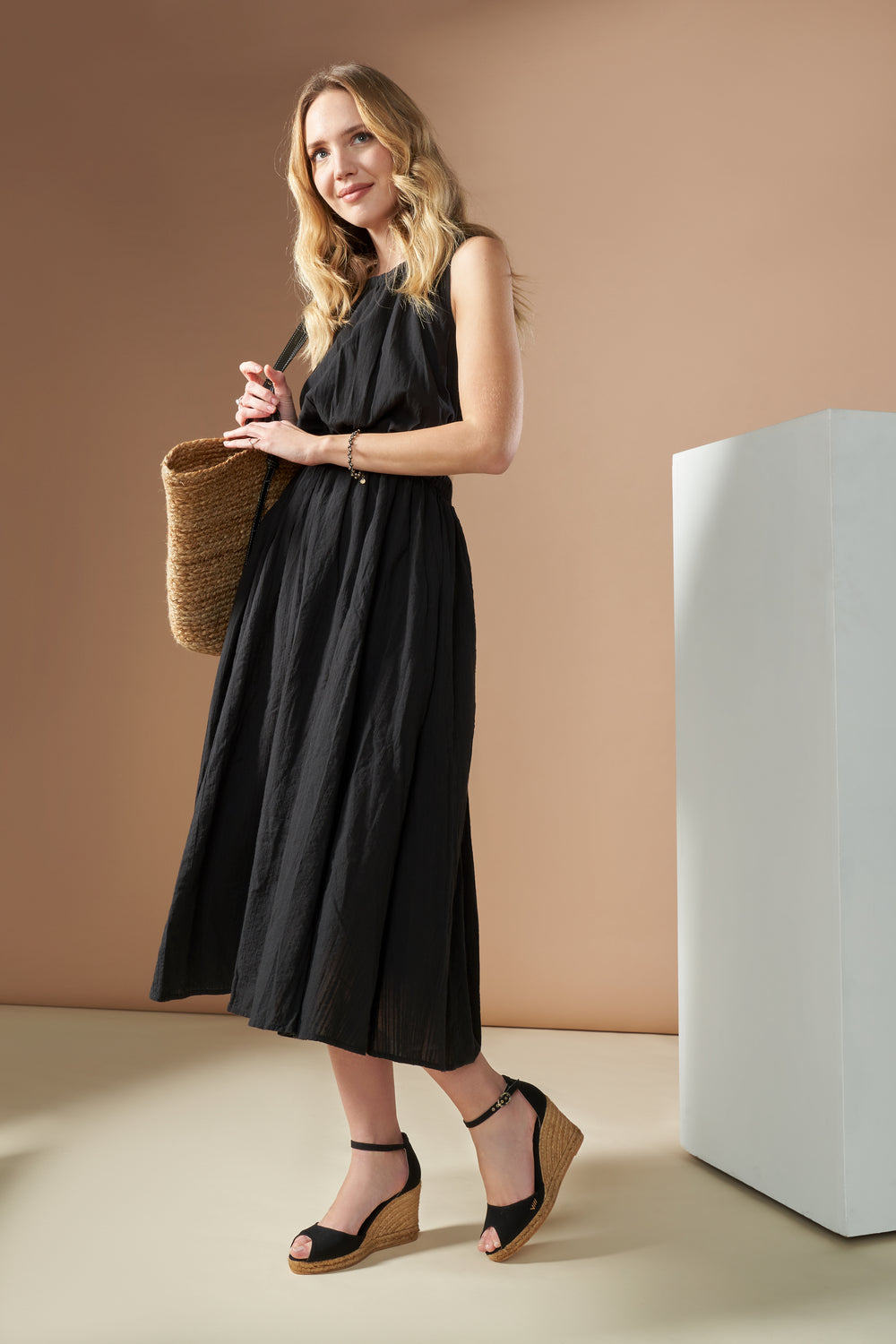 Aiguafreda Black Canvas Ankle Strap Woman Open Toe Espadrille Wedges Outfit