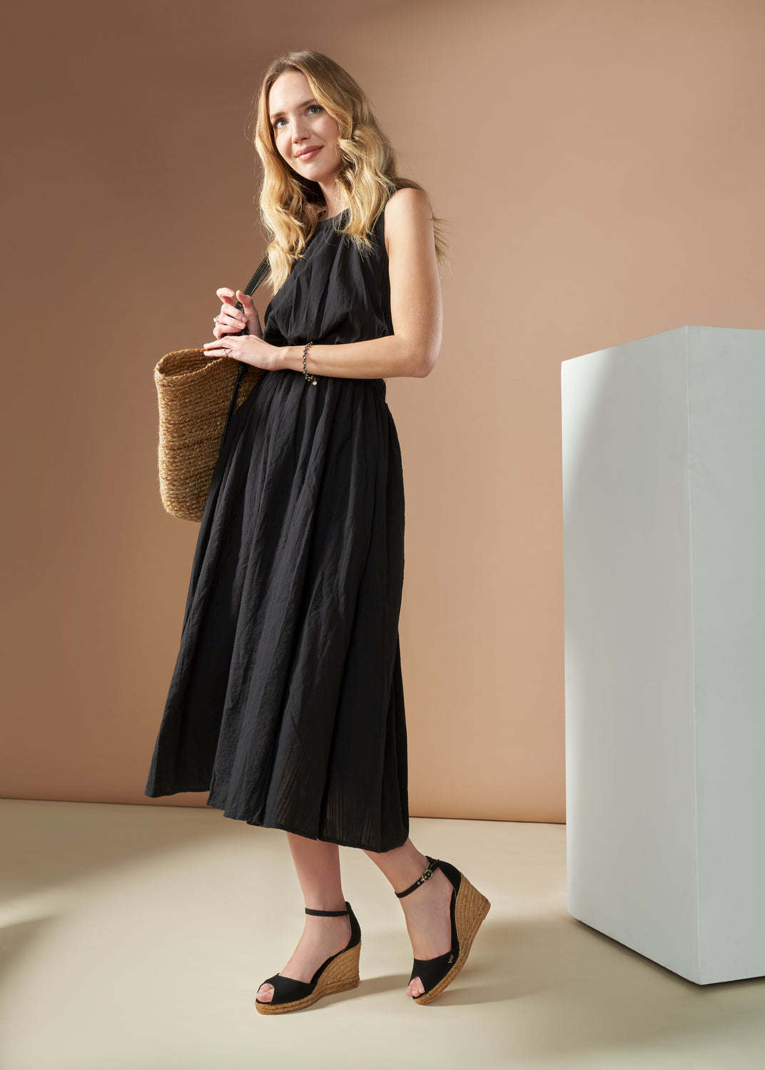 Aiguafreda Black Canvas Ankle Strap Woman Open Toe Espadrille Wedges Outfit