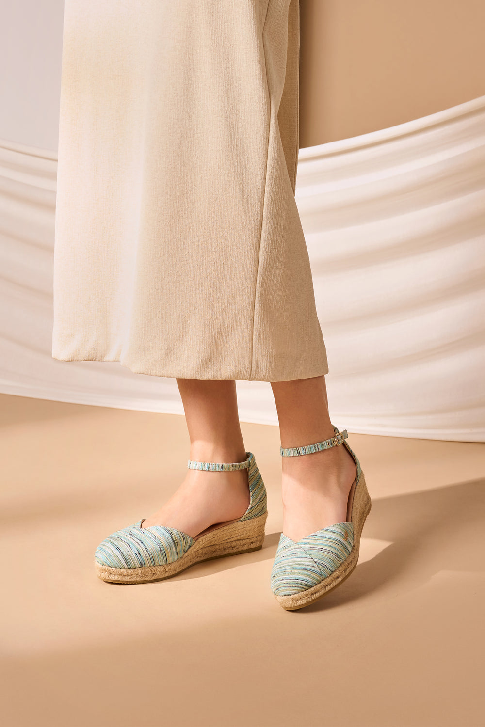 Formiga Limited Edition Multicolor Blue Canvas Ankle Strap Closed Toe Women Espadrille Low Wedges Legs