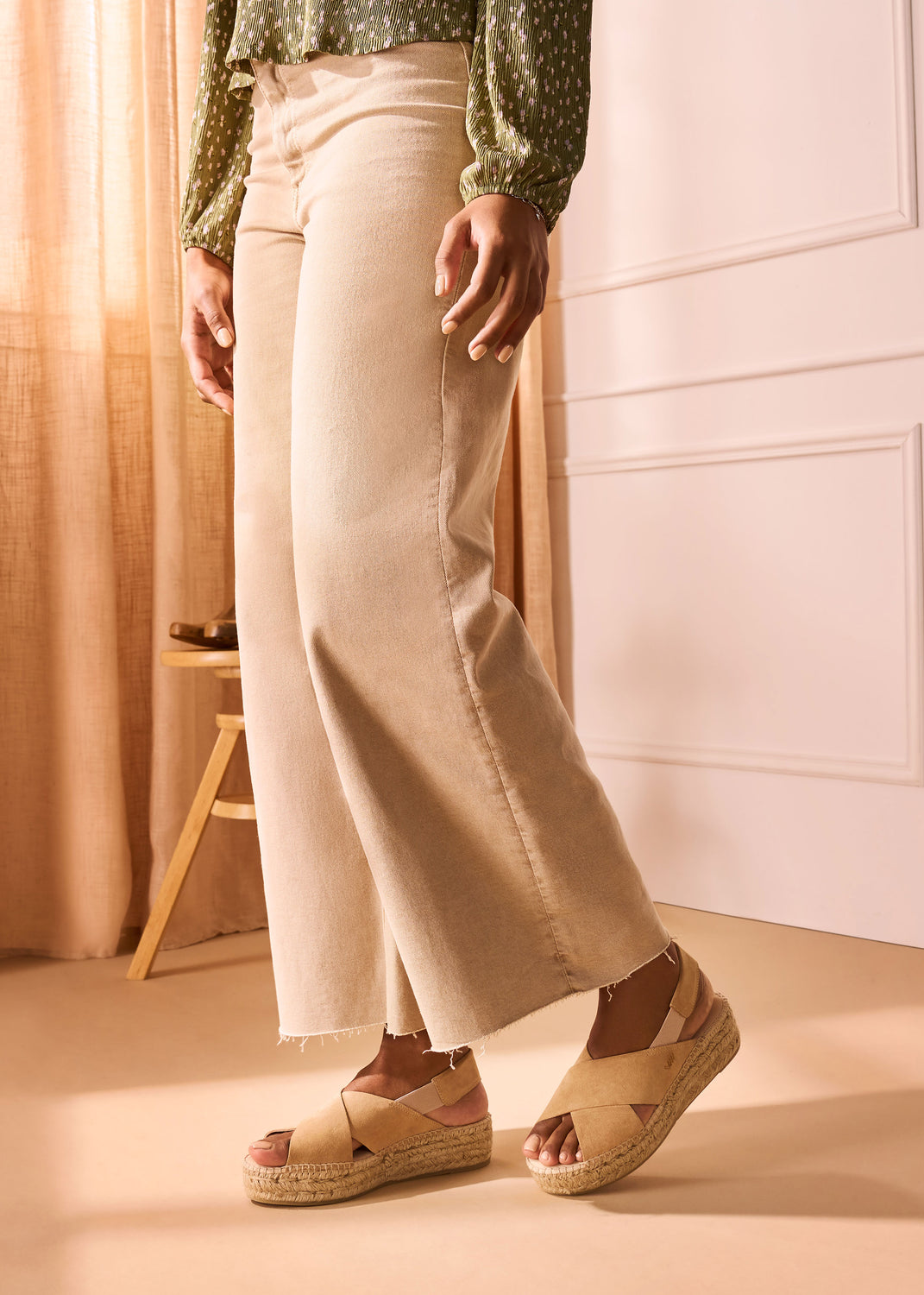 Garbi Camel Suede Slingback Woman Crossed Open Toe Espadrille Flatforms Legs