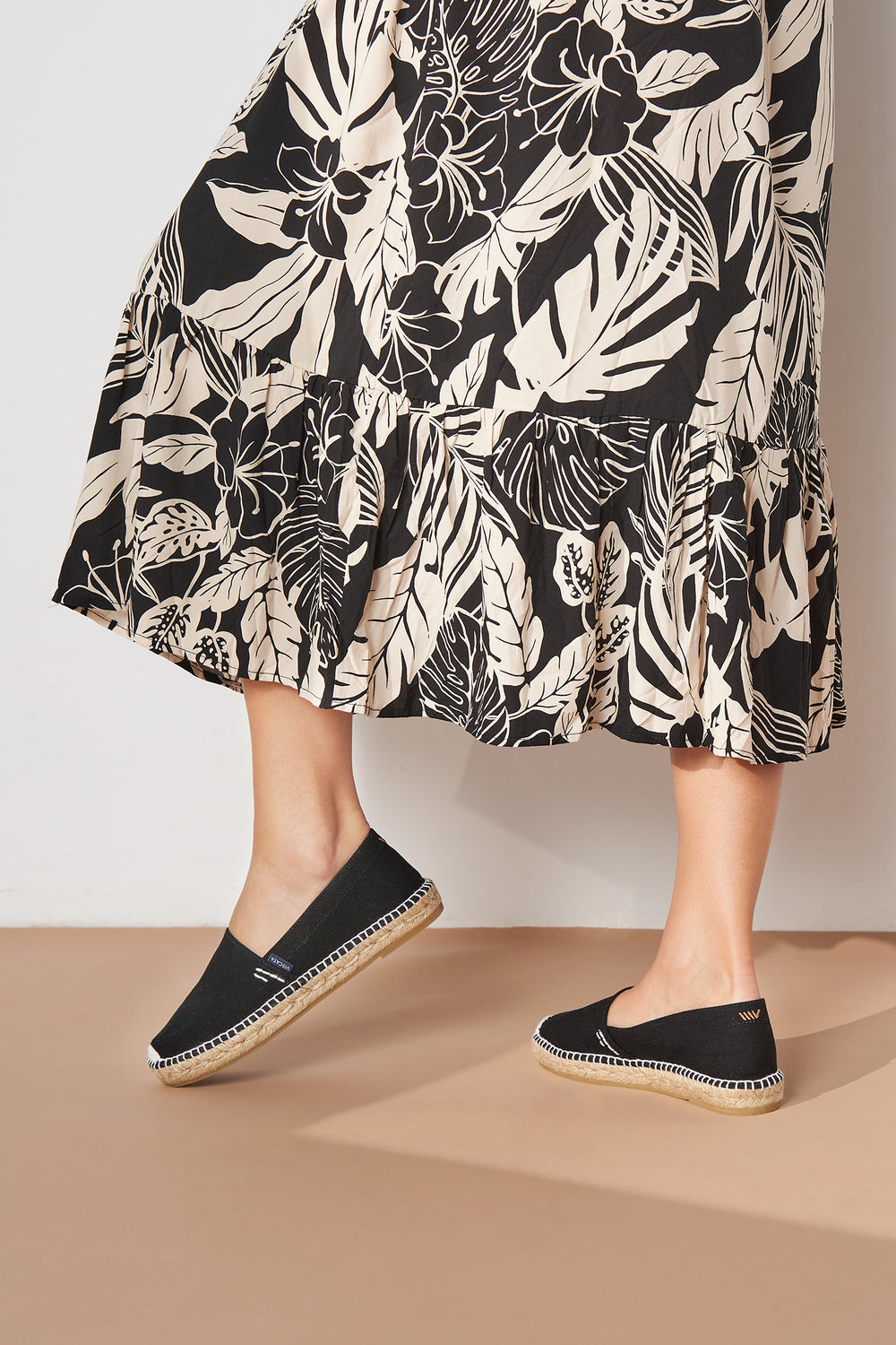Llafranc Black Canvas Slip On Women Espadrille Flats Legs