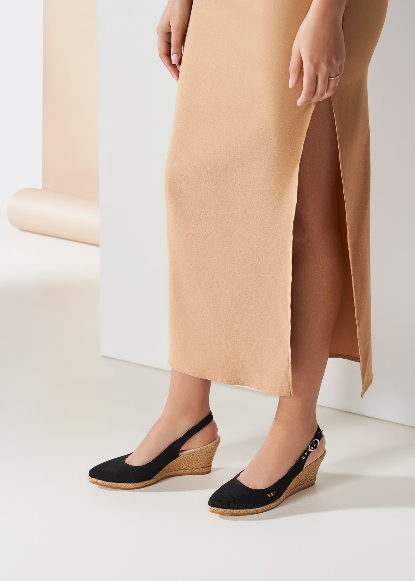 Palomera Black Canvas Slingback Women Espadrille Wedges Legs