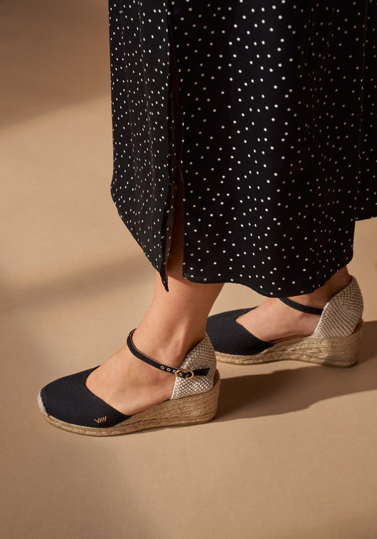 Reus Black Canvas Ankle Strap Women Espadrille Wedges Legs