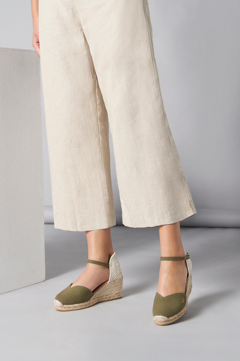 Reus Limited Edition Olive Canvas Ankle Strap Women Espadrille Wedges Legs