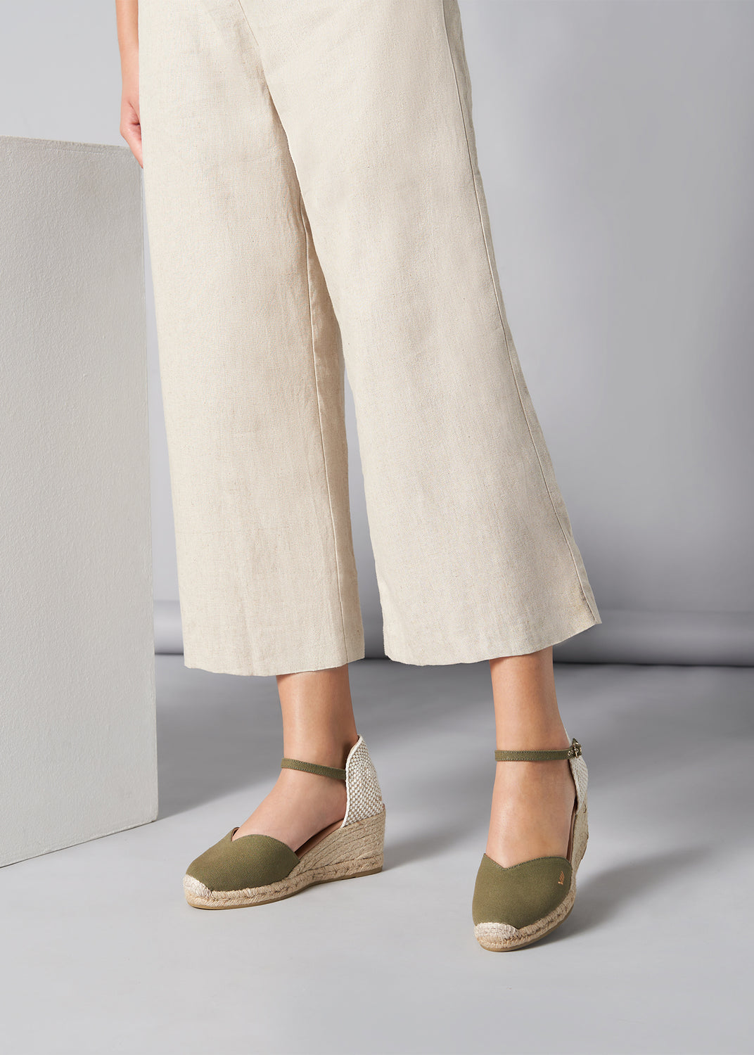 Reus Limited Edition Olive Canvas Ankle Strap Women Espadrille Wedges Legs