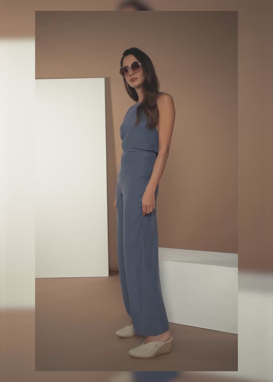 Woman Wearing Truja Canvas Beige Espadrille Mules