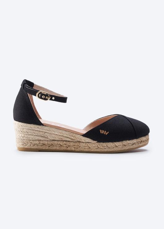 Closed toe espadrilles