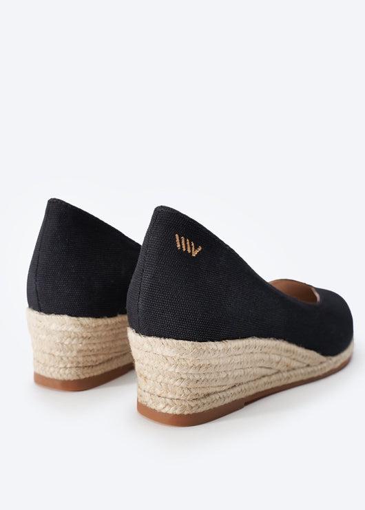 Black canvas wedges store